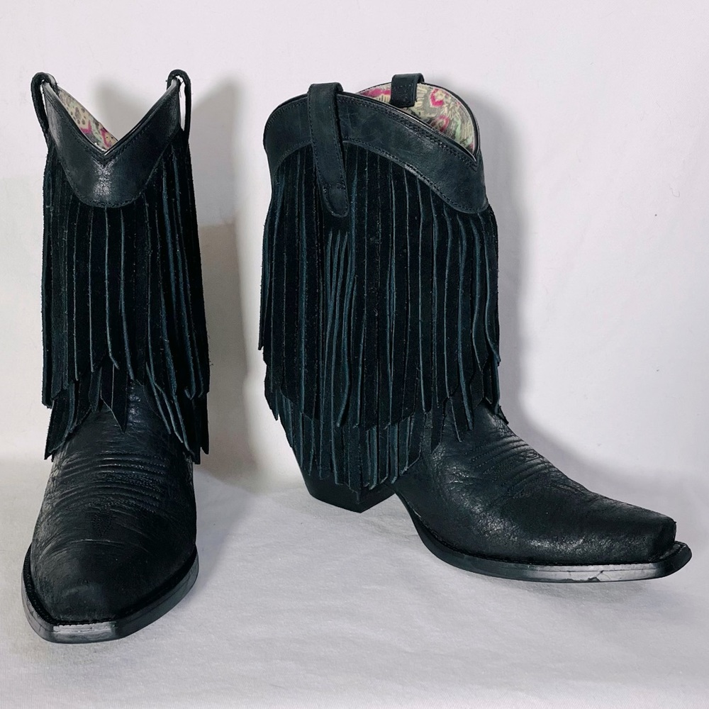 Ariat Gold Rush Black Fringe Boots |  EUC | Size 8  | So Comfortable